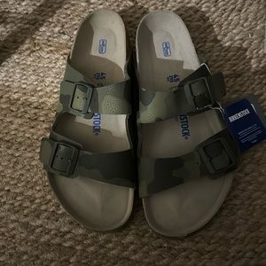 New men’s Birkenstock Arizona size 12